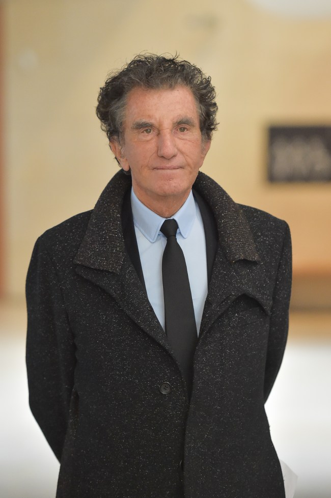 Jack Lang : Le ministre de la culture au cœur d'un scandale épineux image 1538bb37 d359 474a aac7 0dea29d5faa3.png