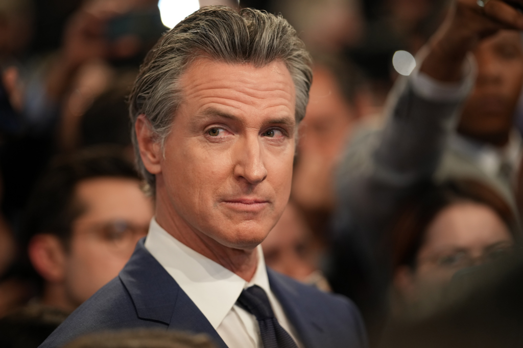 Gavin Newsom : Gouverner la Californie et Redéfinir la Politique image 54548d96 b4f3 457c b927 9320ec943554.png